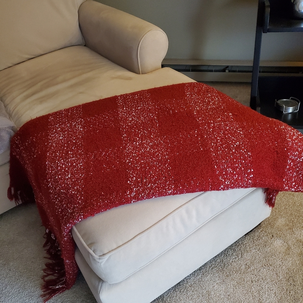 Lightweight throw